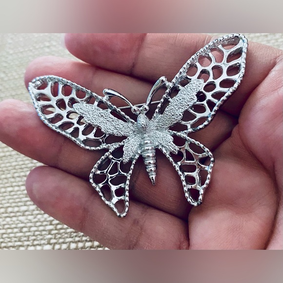 Sarah Coventry Jewelry - Sarah Coventry Brooch